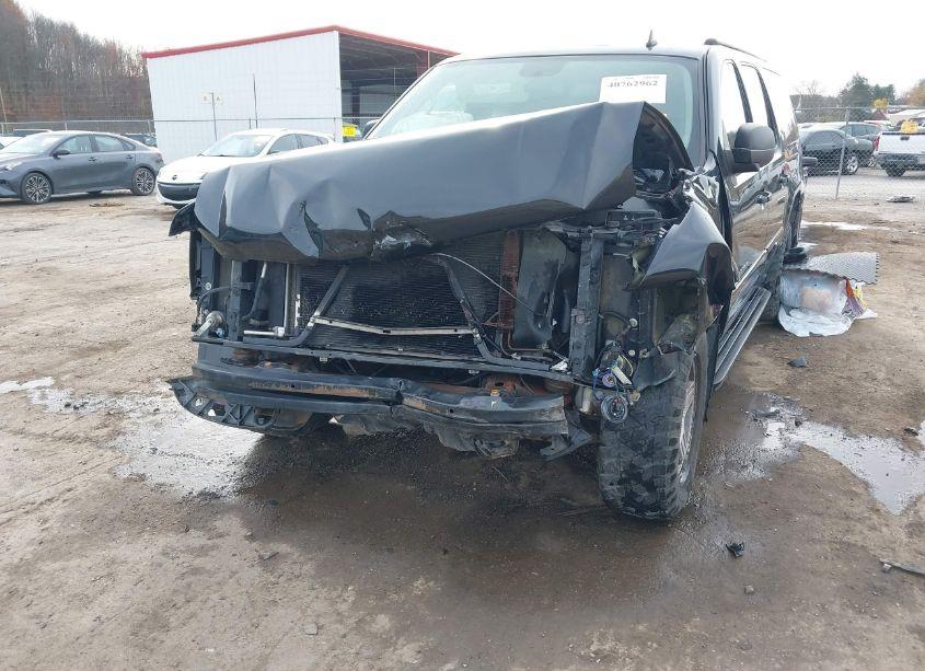 Photo 6 of 2007 Chevrolet Suburban 1500 LS (VIN 1GNFK16357J197321)