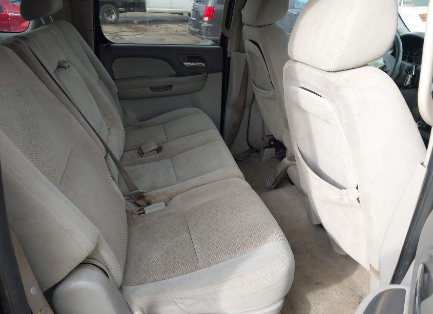 Photo 8 of 2007 Chevrolet Suburban 1500 LS (VIN 1GNFK16357J197321)