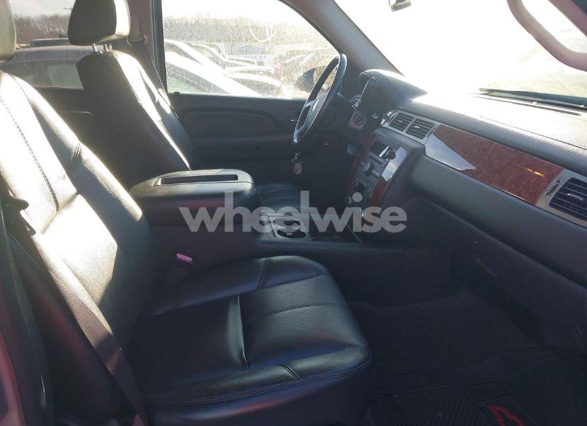 Photo 5 of 2007 Chevrolet Suburban 1500 LT (VIN 1GNFK16357J232133)