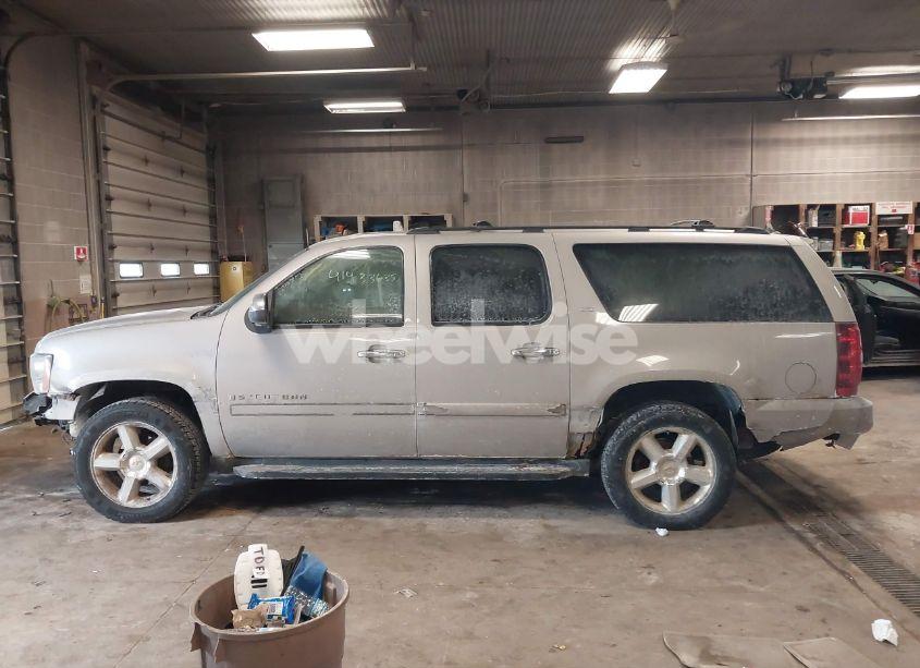Photo 14 of 2007 Chevrolet Suburban 1500 LTZ (VIN 1GNFK16357J355897)