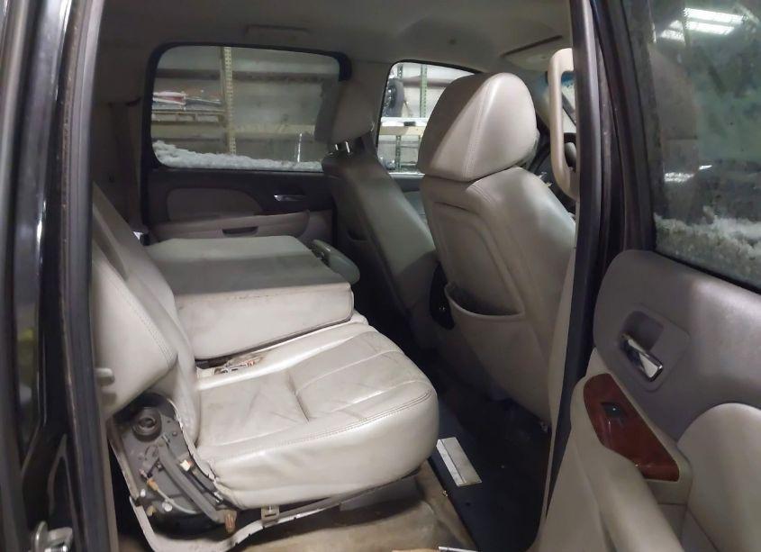 Photo 8 of 2007 Chevrolet Suburban 1500 LT (VIN 1GNFK16357R137766)