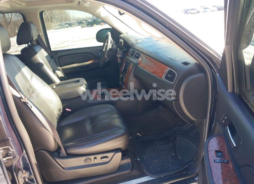 Photo 5 of 2008 Chevrolet Suburban 1500 LTZ (VIN 1GNFK16368J110091)