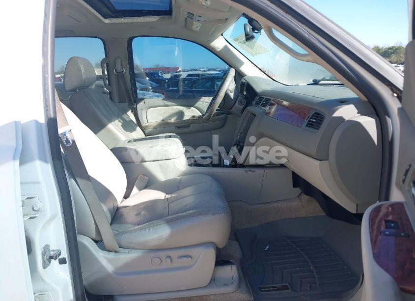 Photo 5 of 2007 Chevrolet Suburban 1500 LT (VIN 1GNFK16377J212272)