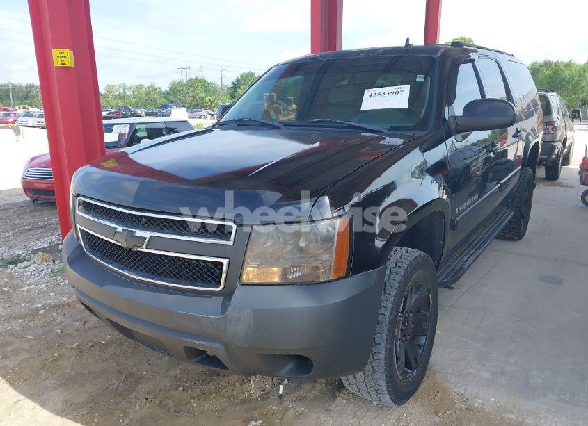 Photo 2 of 2007 Chevrolet Suburban 1500 LT (VIN 1GNFK16387J253011)
