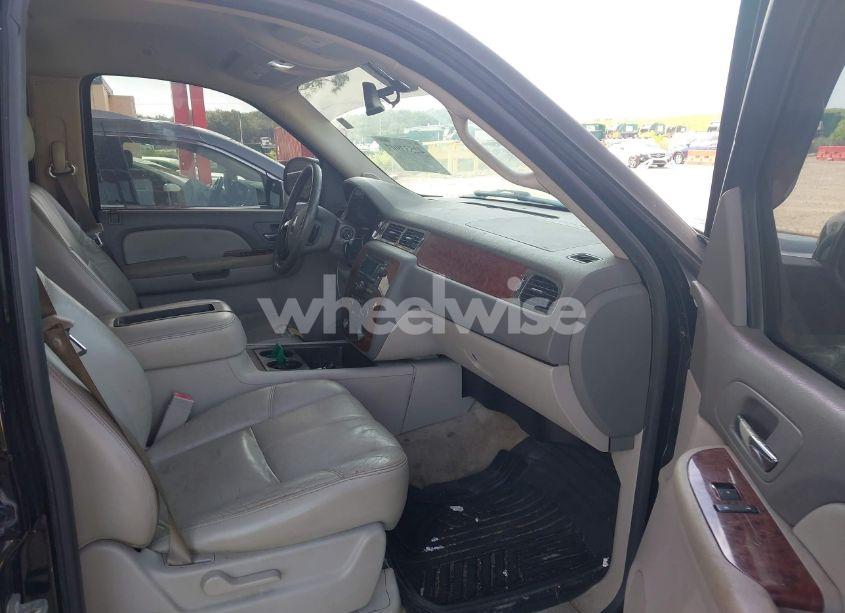 Photo 5 of 2007 Chevrolet Suburban 1500 LT (VIN 1GNFK16387J253011)