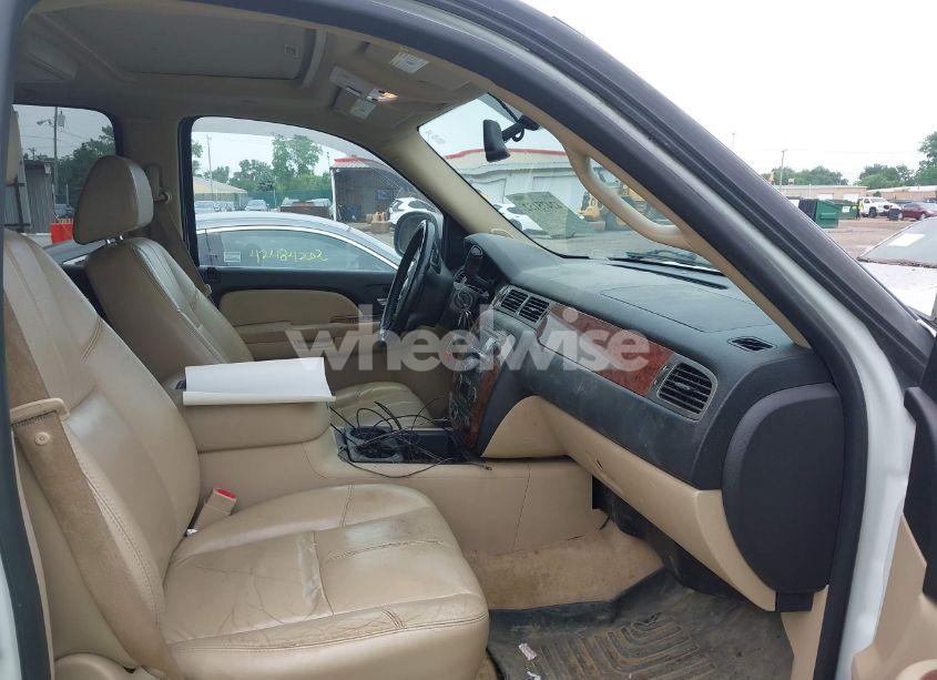 Photo 5 of 2007 Chevrolet Suburban 1500 LT (VIN 1GNFK16387J280516)