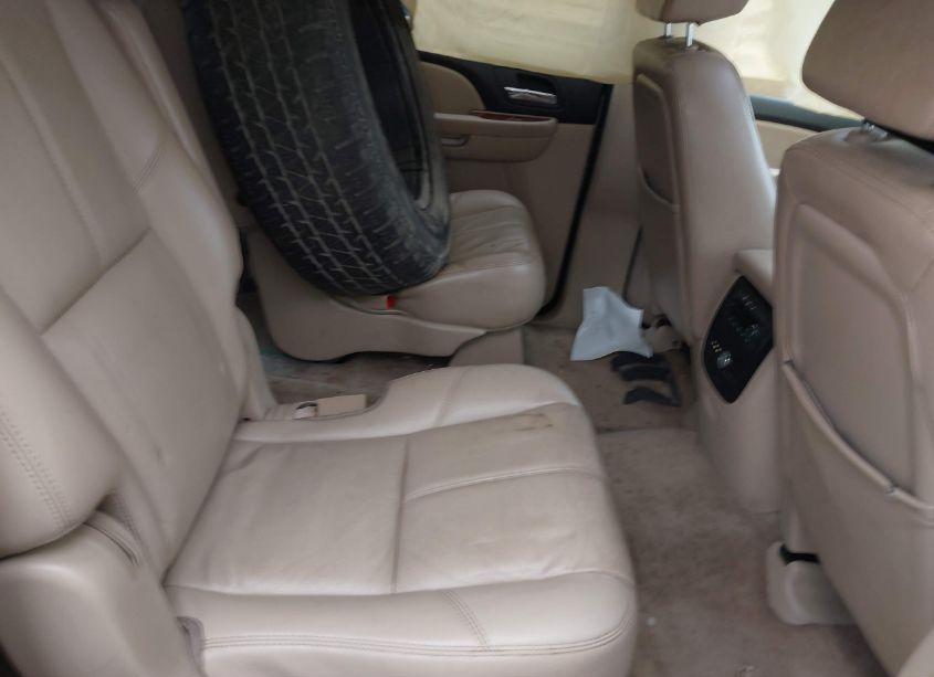 Photo 8 of 2007 Chevrolet Suburban 1500 LT (VIN 1GNFK16397J229106)