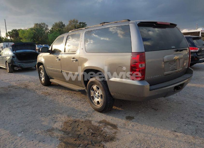 Photo 3 of 2007 Chevrolet Suburban 1500 LT (VIN 1GNFK16397J238680)