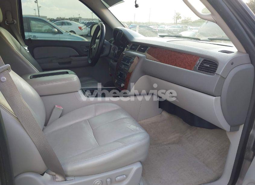 Photo 5 of 2007 Chevrolet Suburban 1500 LT (VIN 1GNFK16397J238680)