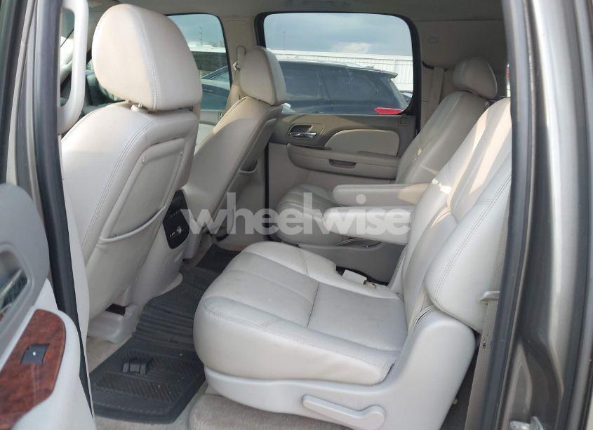 Photo 8 of 2007 Chevrolet Suburban 1500 LT (VIN 1GNFK16397J238680)