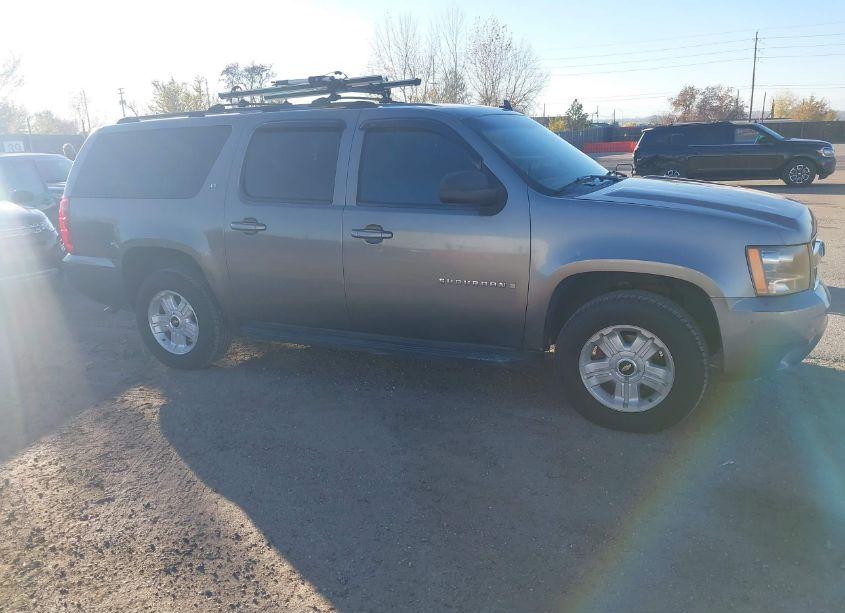 2007 Chevrolet Suburban 1500 LT (VIN 1GNFK16397J268746) main photo