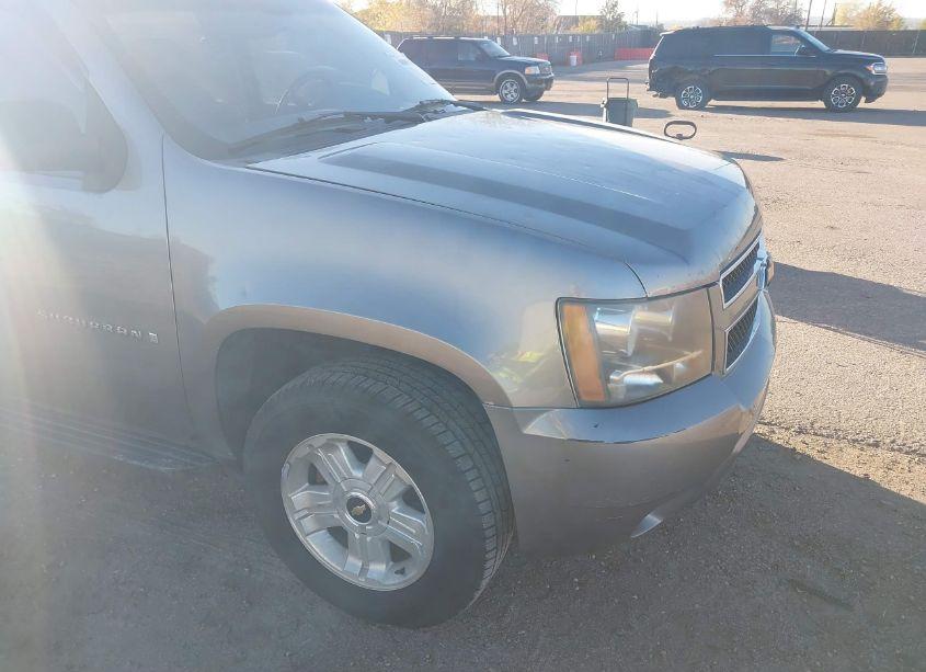 Photo 6 of 2007 Chevrolet Suburban 1500 LT (VIN 1GNFK16397J268746)