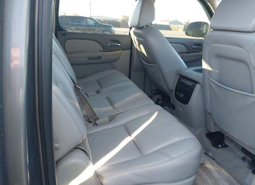 Photo 8 of 2007 Chevrolet Suburban 1500 LT (VIN 1GNFK16397J268746)