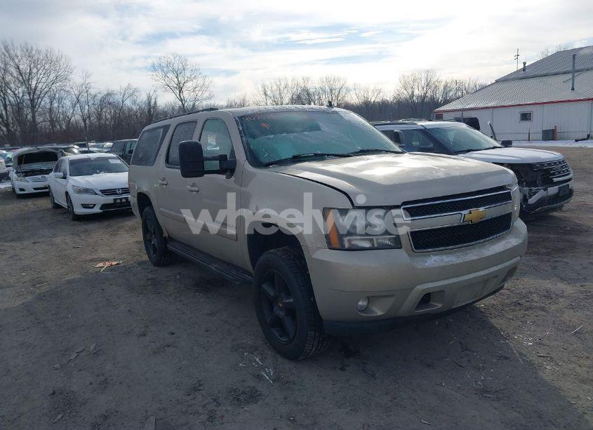 2007 Chevrolet Suburban 1500 LT (VIN 1GNFK16397J307142) main photo
