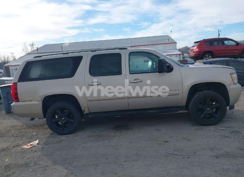 Photo 14 of 2007 Chevrolet Suburban 1500 LT (VIN 1GNFK16397J307142)
