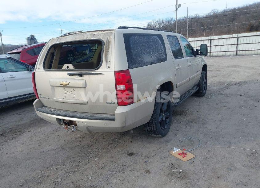 Photo 4 of 2007 Chevrolet Suburban 1500 LT (VIN 1GNFK16397J307142)