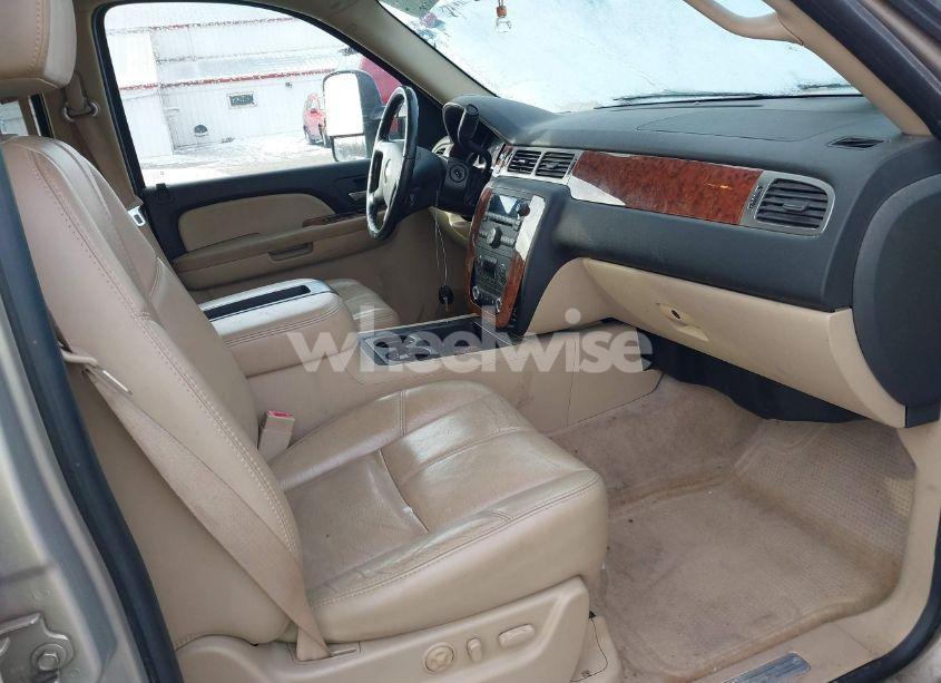 Photo 5 of 2007 Chevrolet Suburban 1500 LT (VIN 1GNFK16397J307142)