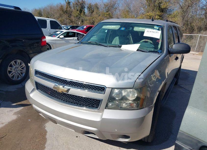 Photo 2 of 2007 Chevrolet Suburban 1500 LS (VIN 1GNFK16397R188641)