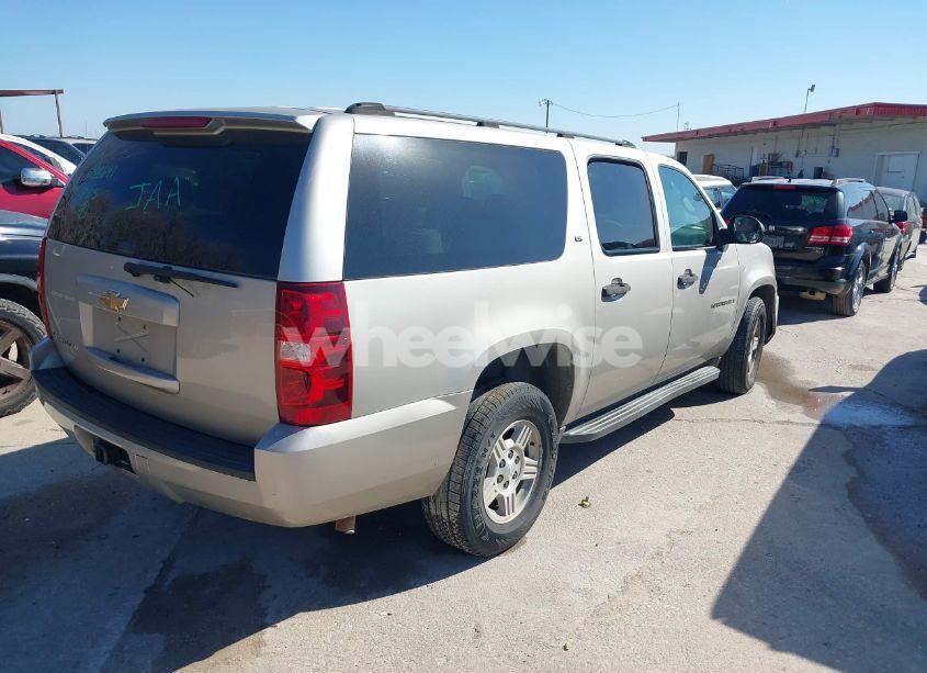 Photo 4 of 2007 Chevrolet Suburban 1500 LS (VIN 1GNFK16397R188641)