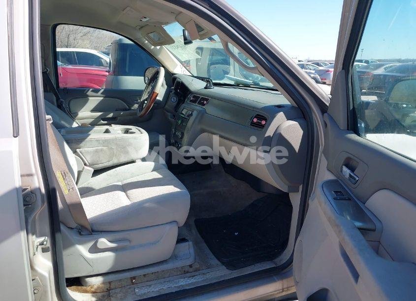 Photo 5 of 2007 Chevrolet Suburban 1500 LS (VIN 1GNFK16397R188641)