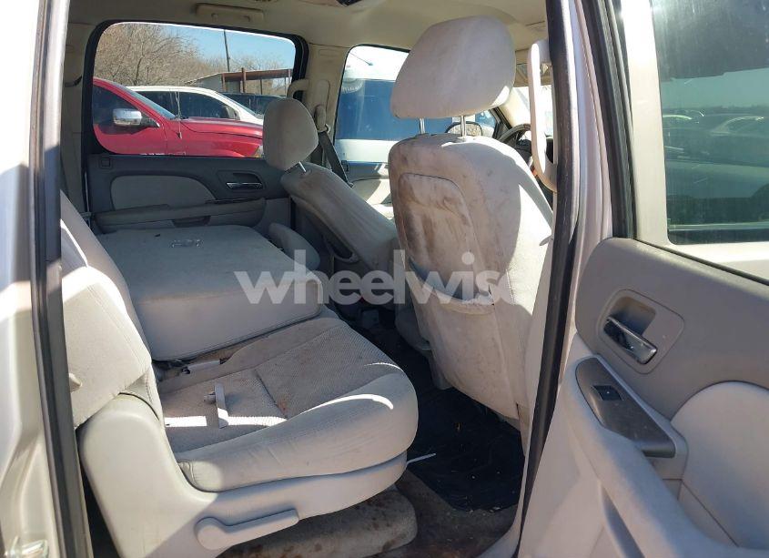 Photo 8 of 2007 Chevrolet Suburban 1500 LS (VIN 1GNFK16397R188641)