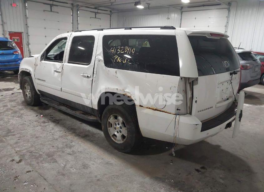 Photo 3 of 2007 Chevrolet Suburban 1500 LT (VIN 1GNFK16397R198621)