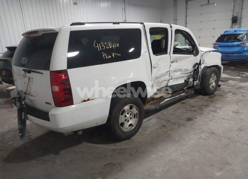 Photo 4 of 2007 Chevrolet Suburban 1500 LT (VIN 1GNFK16397R198621)