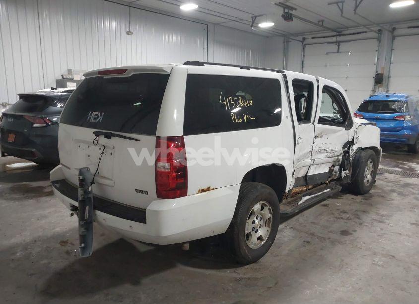 Photo 6 of 2007 Chevrolet Suburban 1500 LT (VIN 1GNFK16397R198621)