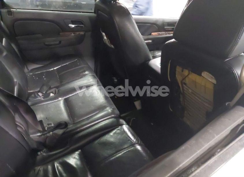 Photo 8 of 2007 Chevrolet Suburban 1500 LT (VIN 1GNFK16397R198621)