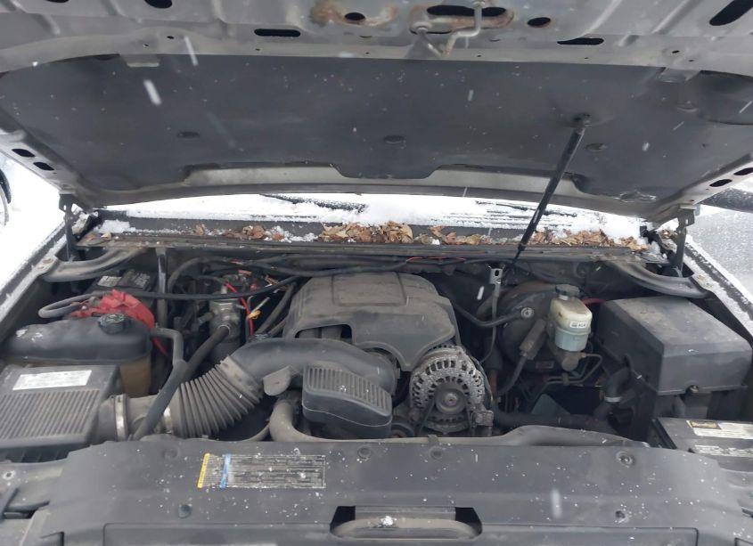 Photo 10 of 2008 Chevrolet Suburban 1500 LT (VIN 1GNFK16398J226725)