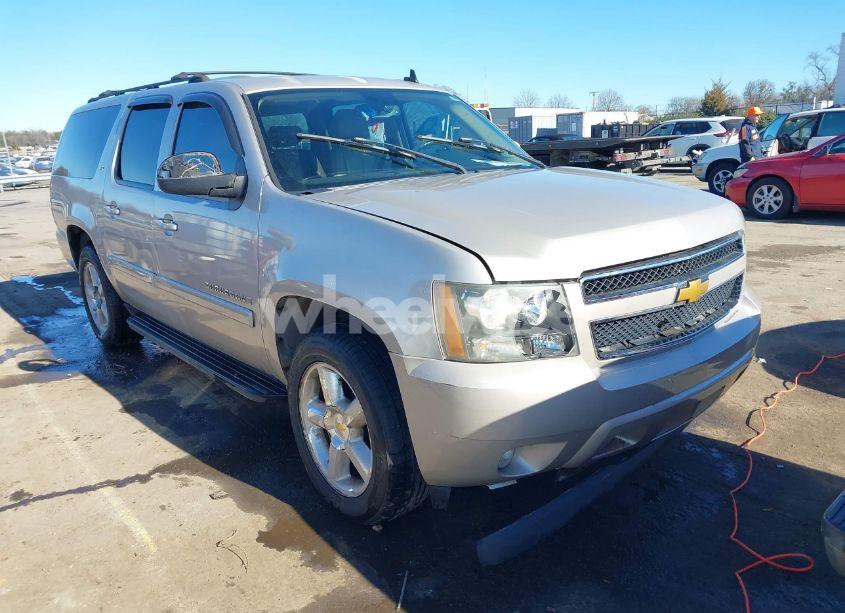 2007 Chevrolet Suburban 1500 LTZ (VIN 1GNFK163X7J185097) main photo