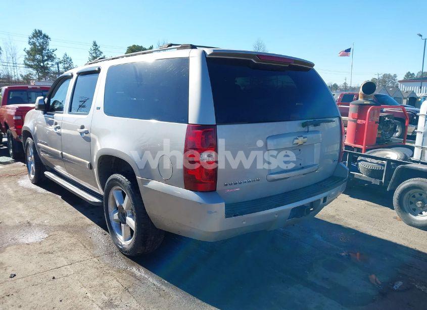 Photo 3 of 2007 Chevrolet Suburban 1500 LTZ (VIN 1GNFK163X7J185097)