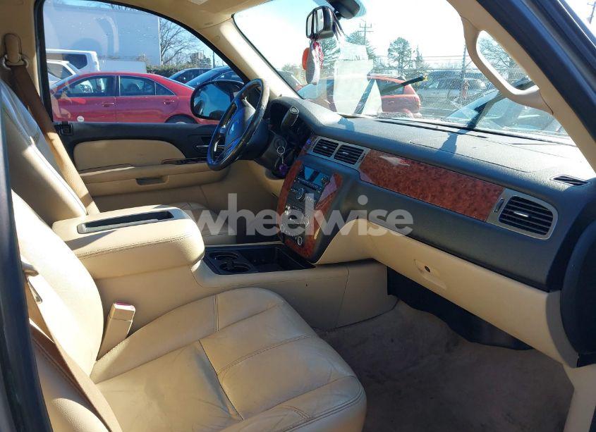 Photo 5 of 2007 Chevrolet Suburban 1500 LTZ (VIN 1GNFK163X7J185097)