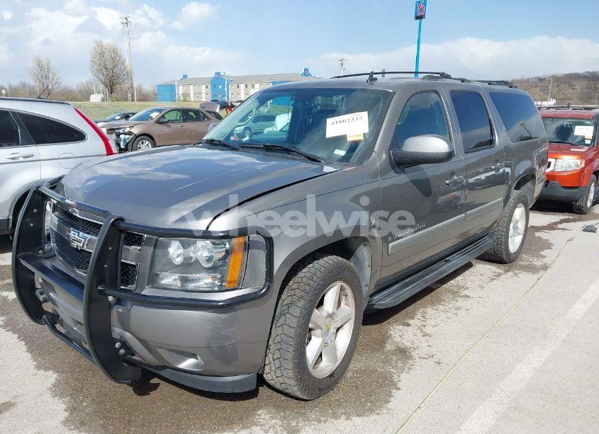 Photo 2 of 2007 Chevrolet Suburban 1500 LT (VIN 1GNFK163X7J237585)
