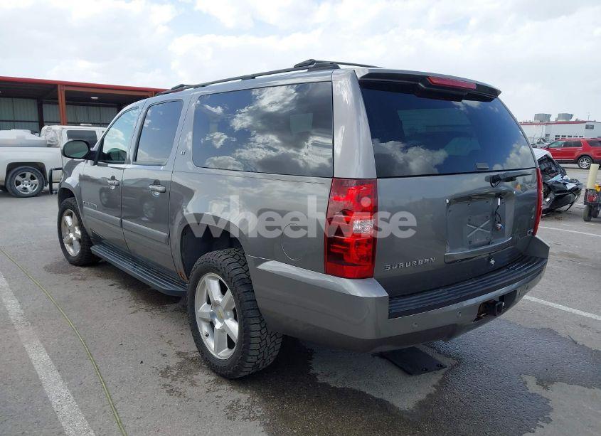 Photo 3 of 2007 Chevrolet Suburban 1500 LT (VIN 1GNFK163X7J237585)