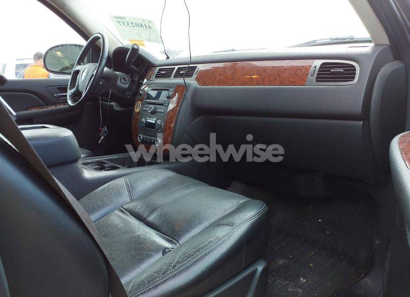 Photo 5 of 2007 Chevrolet Suburban 1500 LT (VIN 1GNFK163X7J237585)