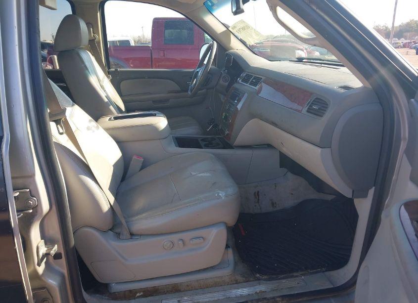 Photo 5 of 2007 Chevrolet Suburban 1500 LT (VIN 1GNFK163X7J285510)