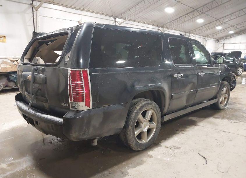 Photo 4 of 2007 Chevrolet Suburban 1500 LTZ (VIN 1GNFK163X7J294076)