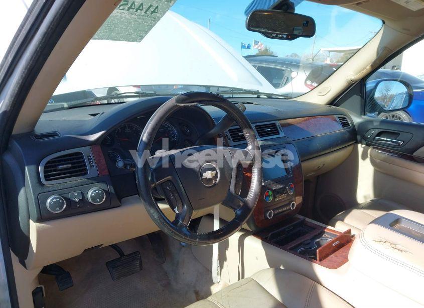 Photo 13 of 2007 Chevrolet Suburban 1500 LTZ (VIN 1GNFK163X7R395751)