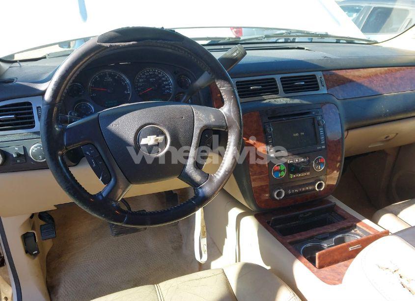 Photo 15 of 2007 Chevrolet Suburban 1500 LTZ (VIN 1GNFK163X7R395751)