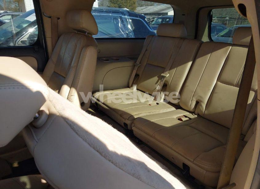 Photo 17 of 2007 Chevrolet Suburban 1500 LTZ (VIN 1GNFK163X7R395751)