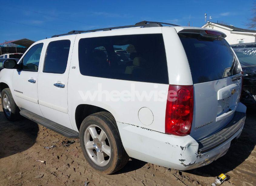 Photo 3 of 2007 Chevrolet Suburban 1500 LTZ (VIN 1GNFK163X7R395751)