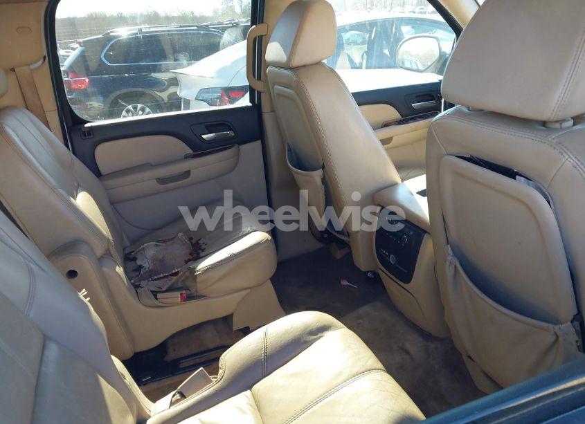 Photo 8 of 2007 Chevrolet Suburban 1500 LTZ (VIN 1GNFK163X7R395751)