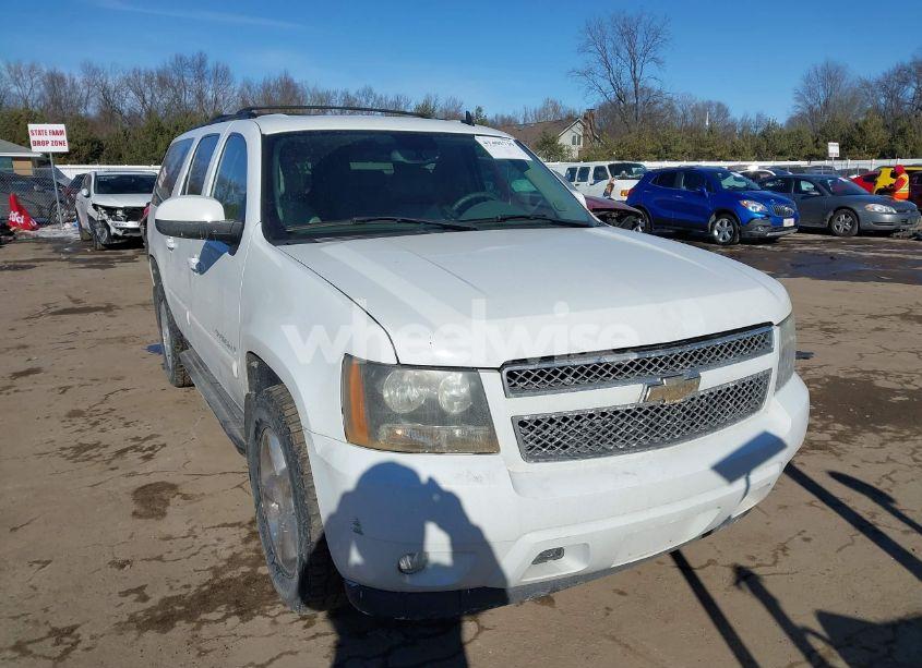 2008 Chevrolet Suburban 1500 LT (VIN 1GNFK163X8J134555) main photo