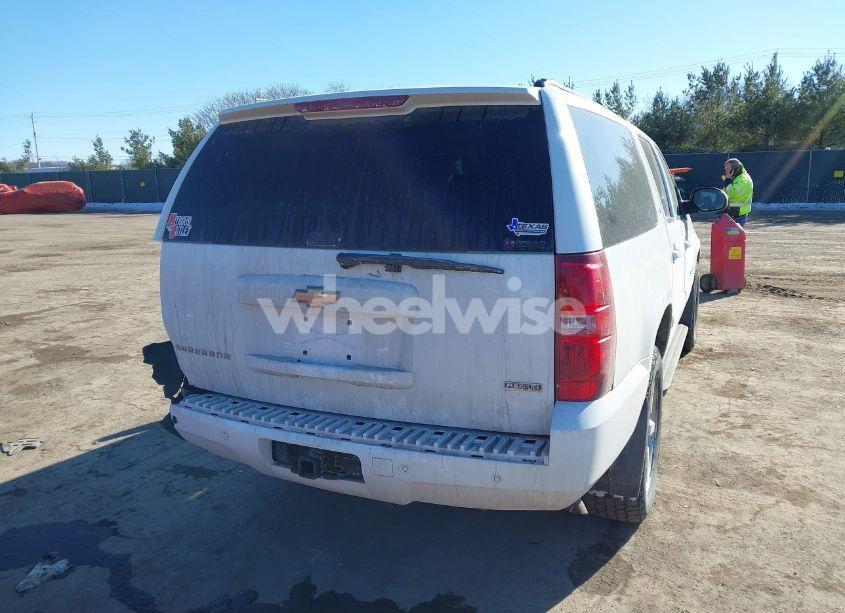 Photo 4 of 2008 Chevrolet Suburban 1500 LT (VIN 1GNFK163X8J134555)