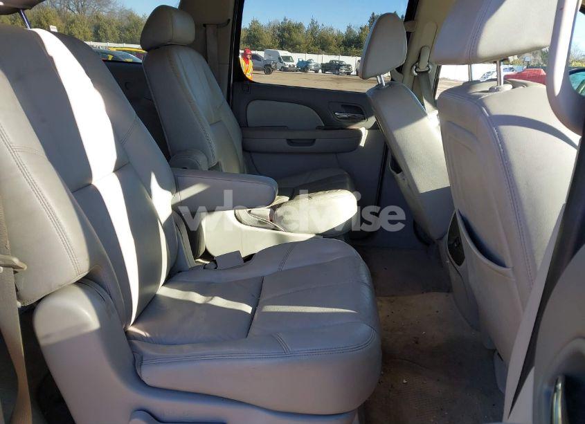 Photo 8 of 2008 Chevrolet Suburban 1500 LT (VIN 1GNFK163X8J134555)