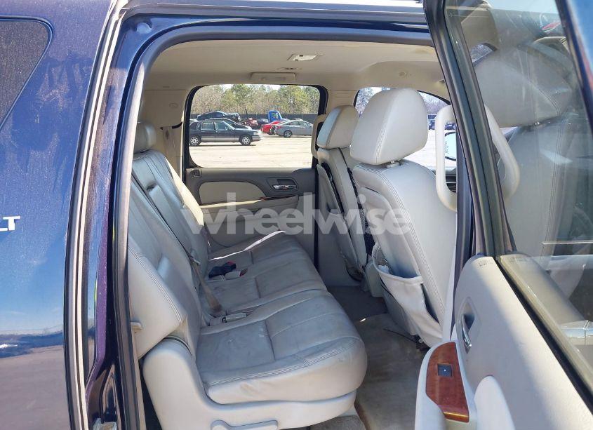 Photo 8 of 2008 Chevrolet Suburban 1500 LT (VIN 1GNFK163X8R111651)