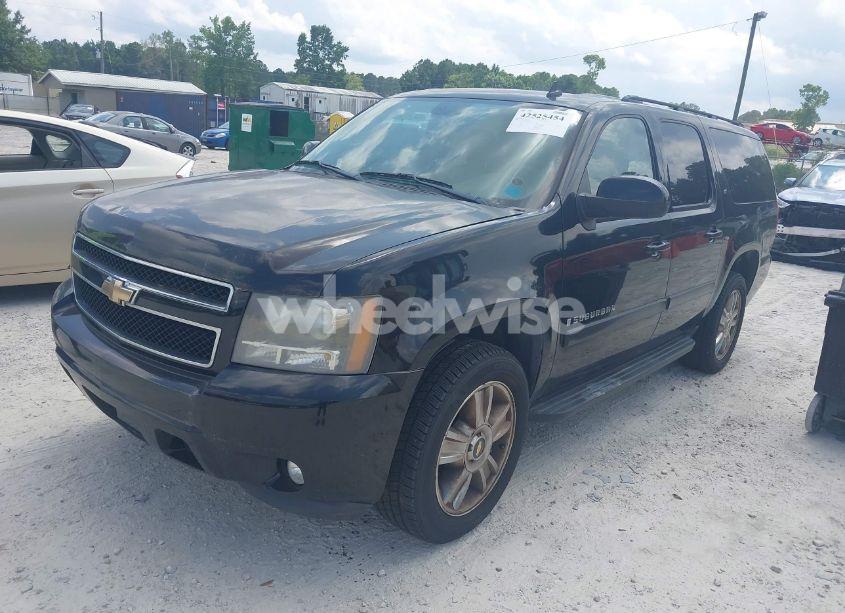 Photo 2 of 2008 Chevrolet Suburban 1500 LT (VIN 1GNFK163X8R239792)