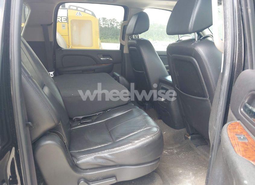 Photo 8 of 2008 Chevrolet Suburban 1500 LT (VIN 1GNFK163X8R239792)