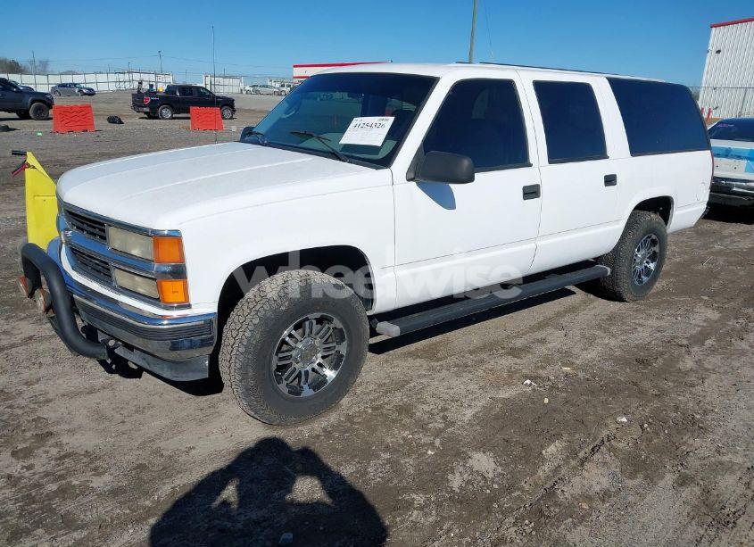 Photo 2 of 1995 Chevrolet Suburban K1500 (VIN 1GNFK16K0SJ362711)